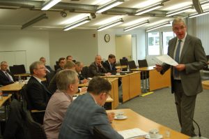 Uwe Steuber (Lichtenfels) hatte bei seinem Kassenbericht die volle Aufmerksamkeit.